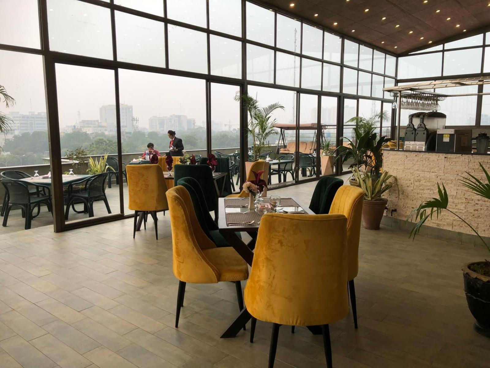 Maisonette Hotel & Apartments Lahore Exterior foto
