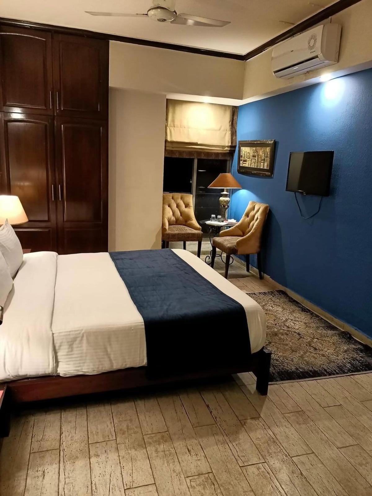 Maisonette Hotel & Apartments Lahore Exterior foto